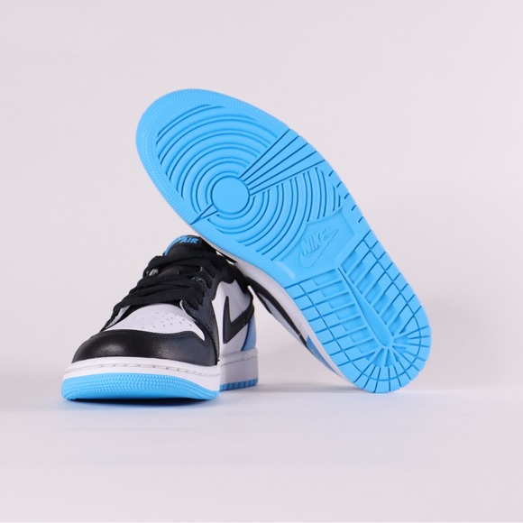 NIKE AIR JORDAN 1 LOW POWDER BLUE - Picture 6 of 7